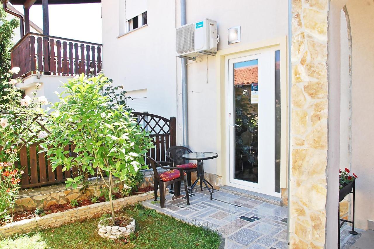 Apartman Meghan Пула Экстерьер фото