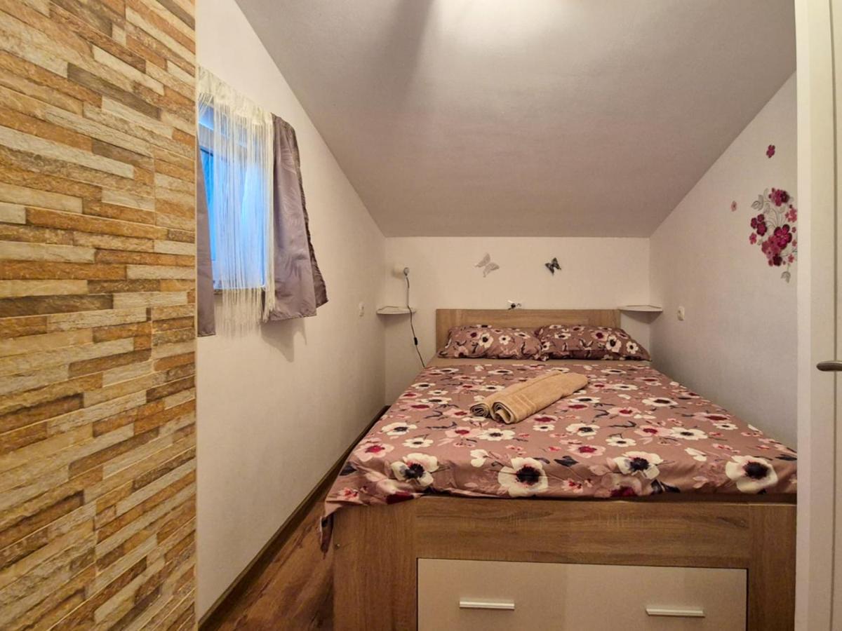 Apartman Meghan Пула Экстерьер фото