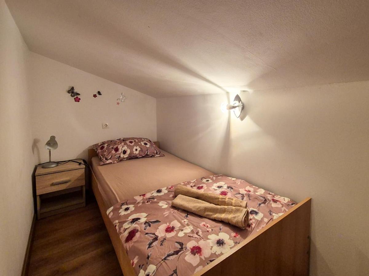 Apartman Meghan Пула Экстерьер фото